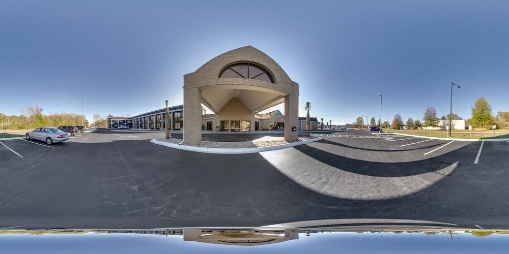 Clarion Pointe Near University Hotel Rock Hill Exterior photo